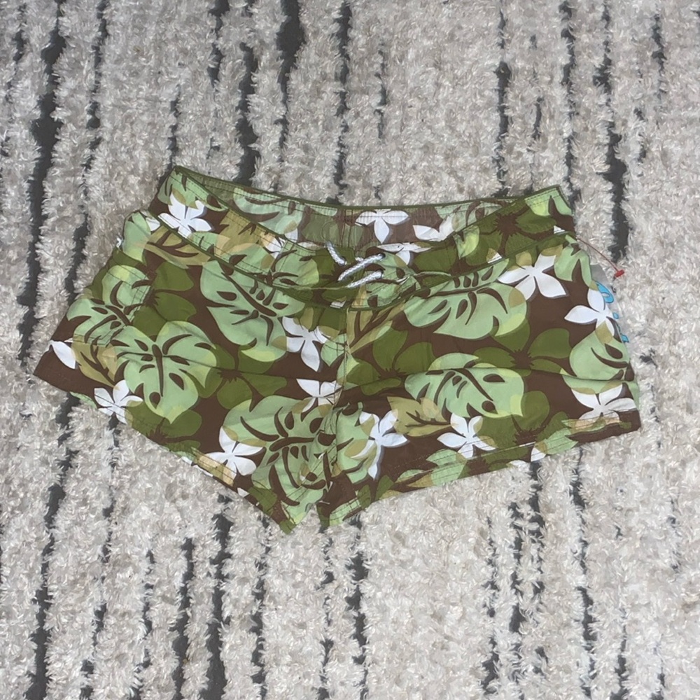 Tropical low rise mini shorts size 5/6